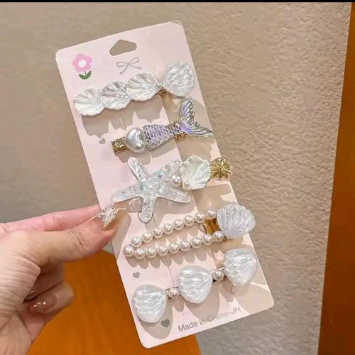 Playful Design Hair Clips – Set of 5