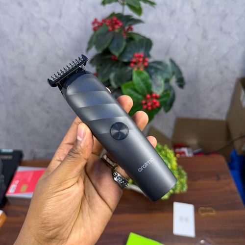 Oraimo Smart Trimmer Home hair Trimmer - Sharp Blades, 7000rpm Motor, Fast Charge, 90 Minutes Runtime, Type-C Charging (Black)
