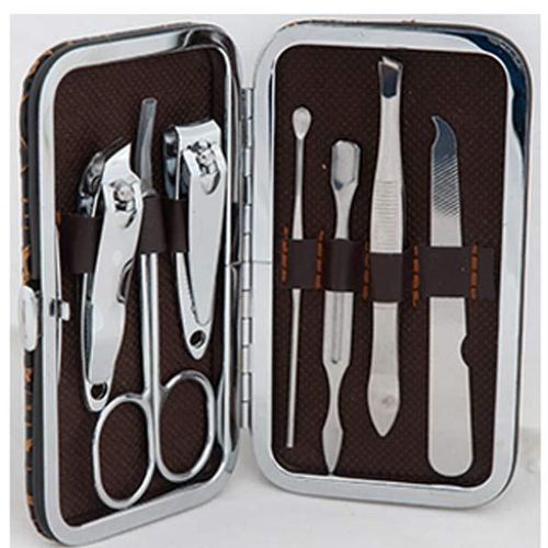 Manicure Kit In Hard Cover Set Of 7